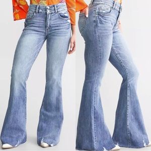 Signature High Rise Super Flare Stretch Jean